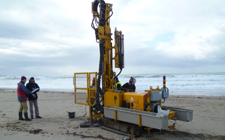 Forage sur la plage de l'Uhabia (Bidart)